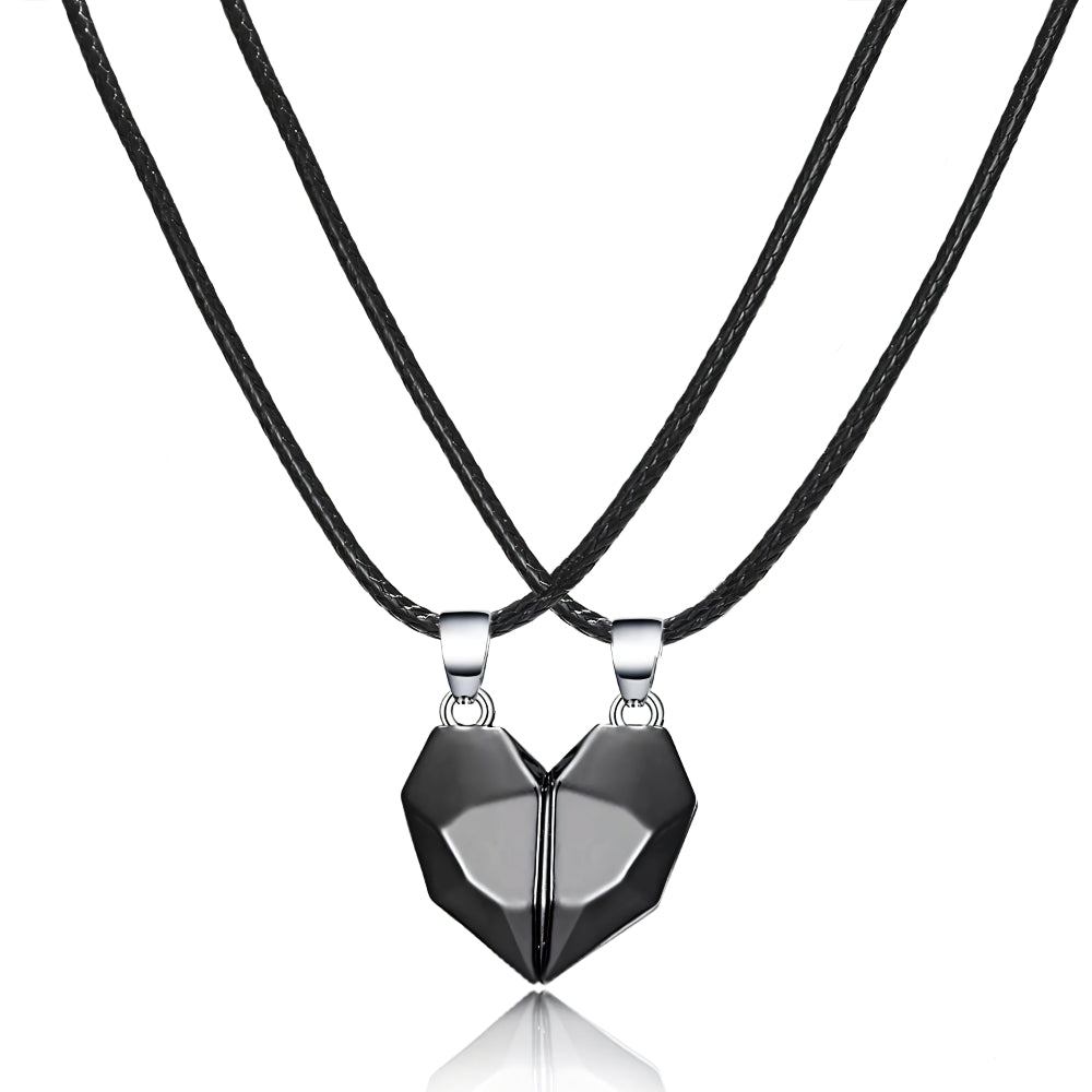 MAGNETIC LOVE NECKLACE