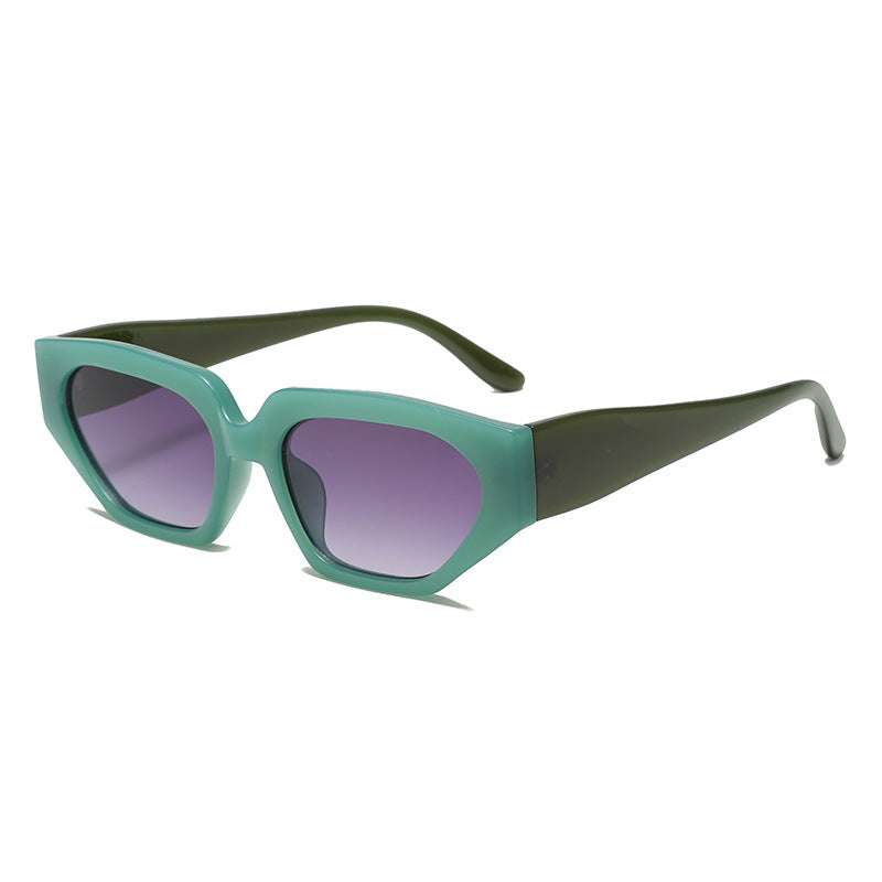 STATEMENT SUNGLASSES