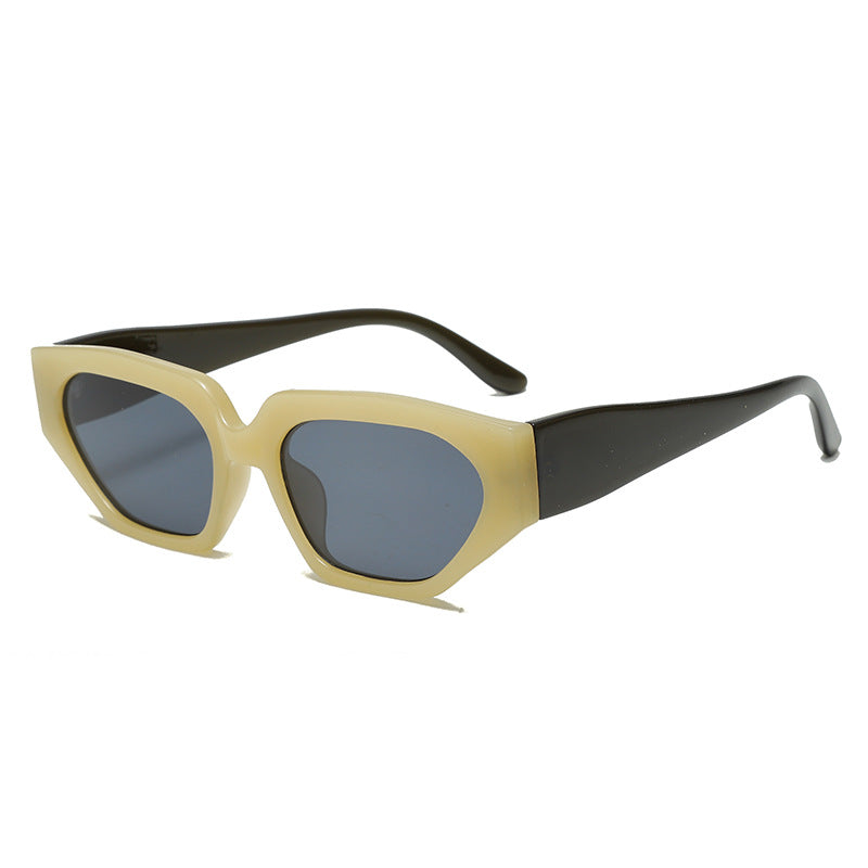 STATEMENT SUNGLASSES