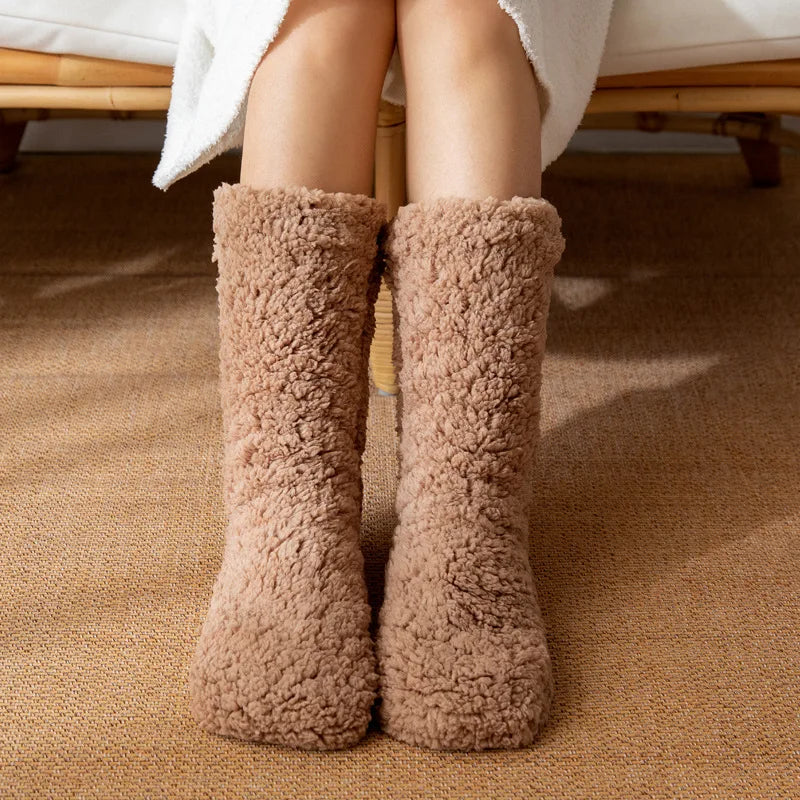 MID-CALF FLEECE SOCKS