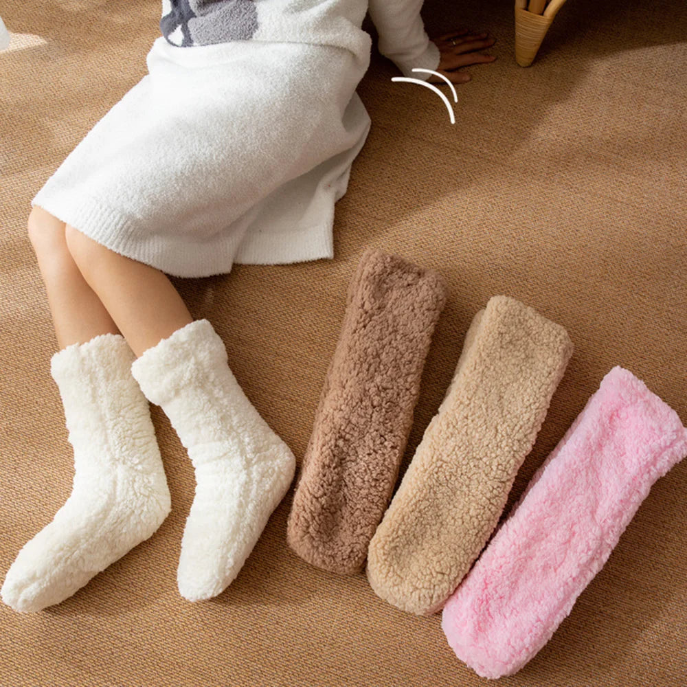 MID-CALF FLEECE SOCKS