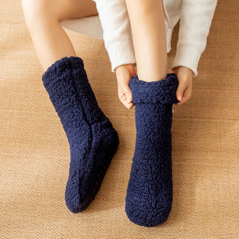 MID-CALF FLEECE SOCKS