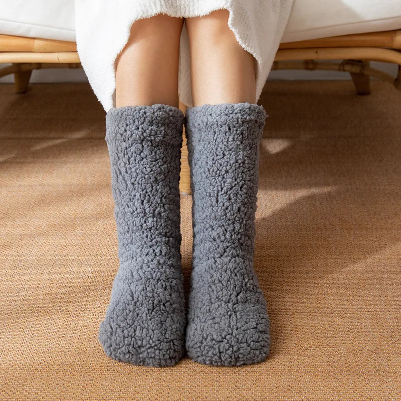 MID-CALF FLEECE SOCKS