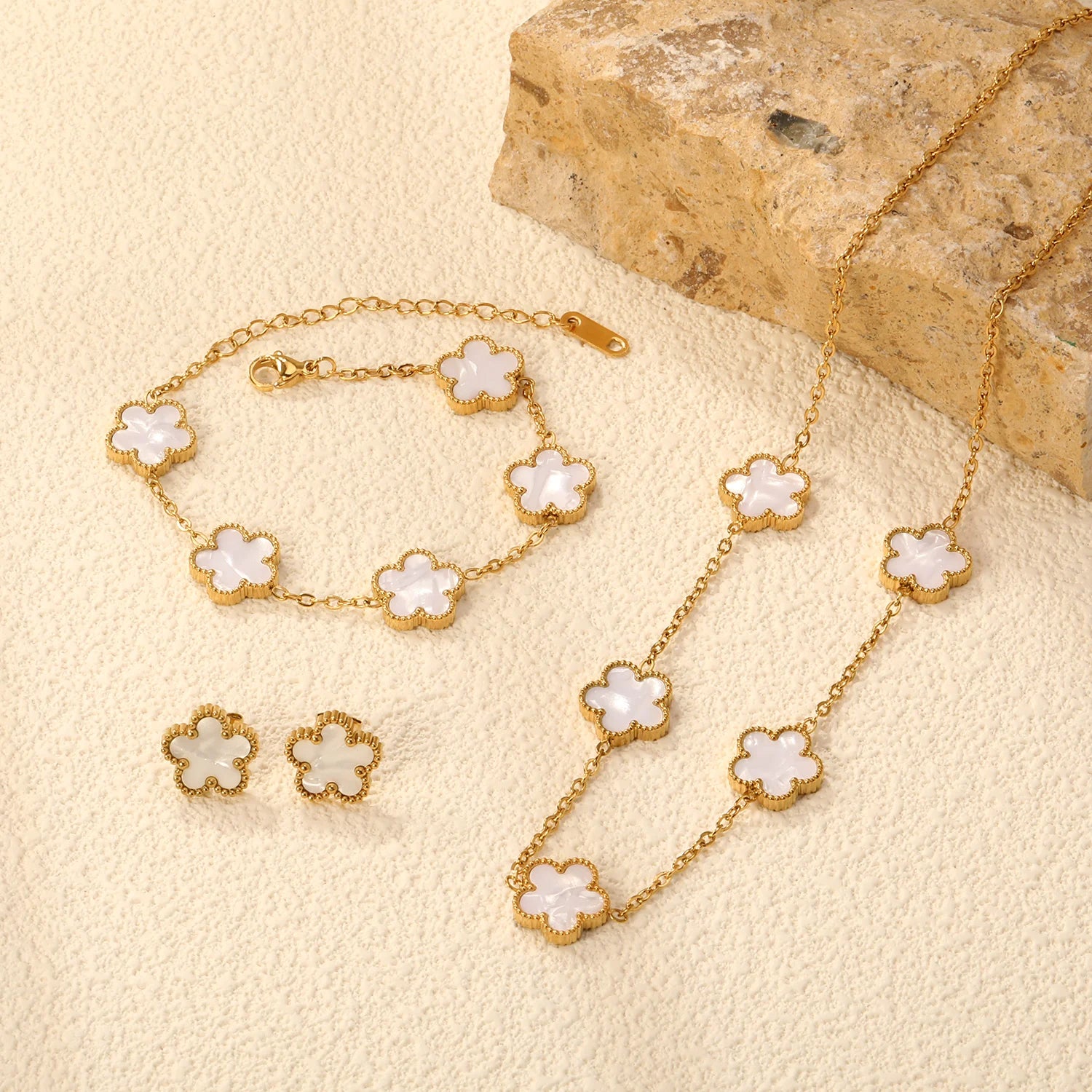 Amara Petal Set