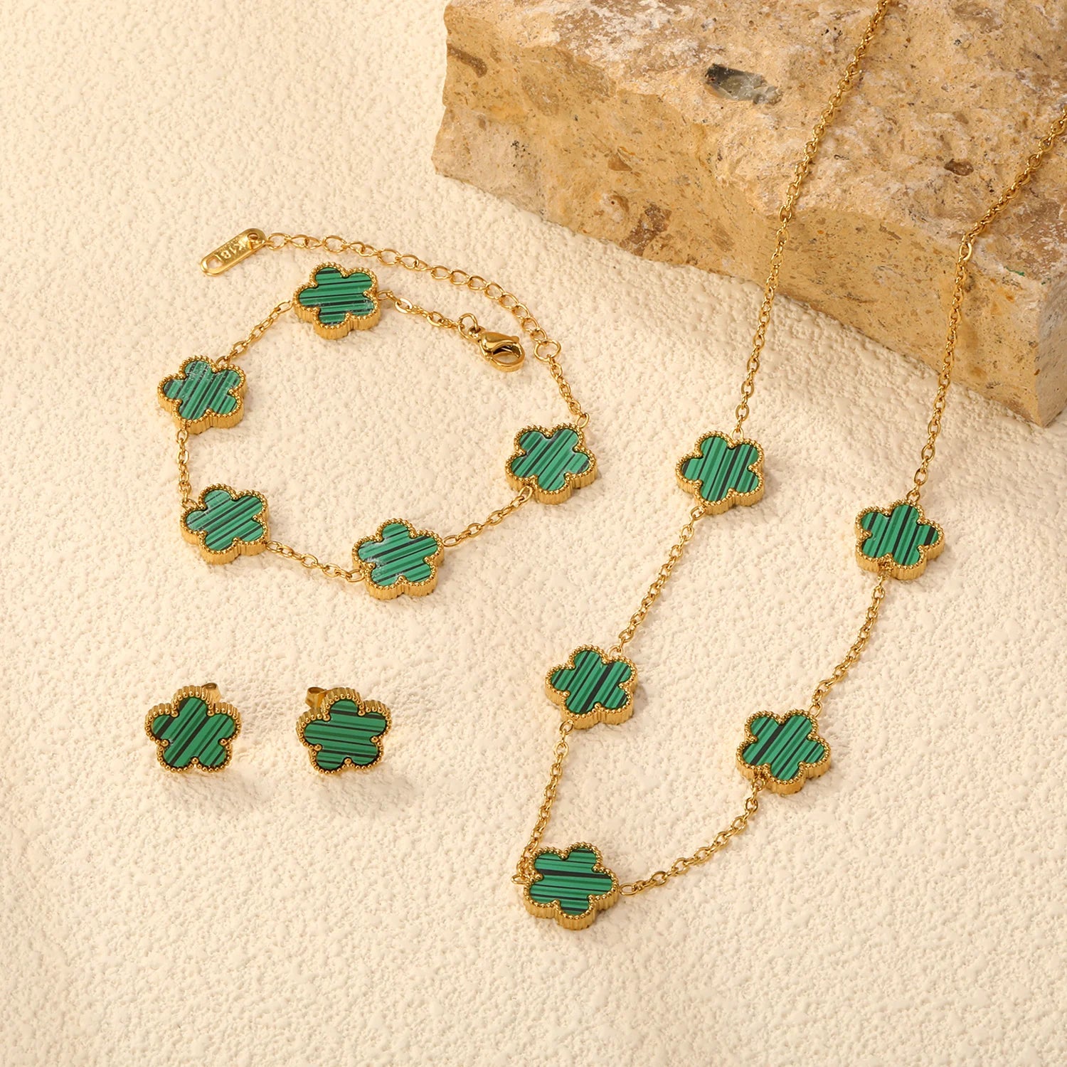 Amara Petal Set