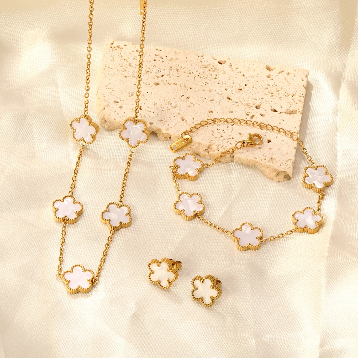 Amara Petal Set