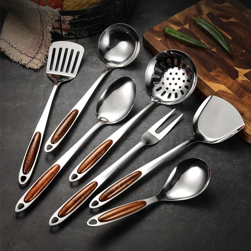 STEELWOOD UTENSIL SET