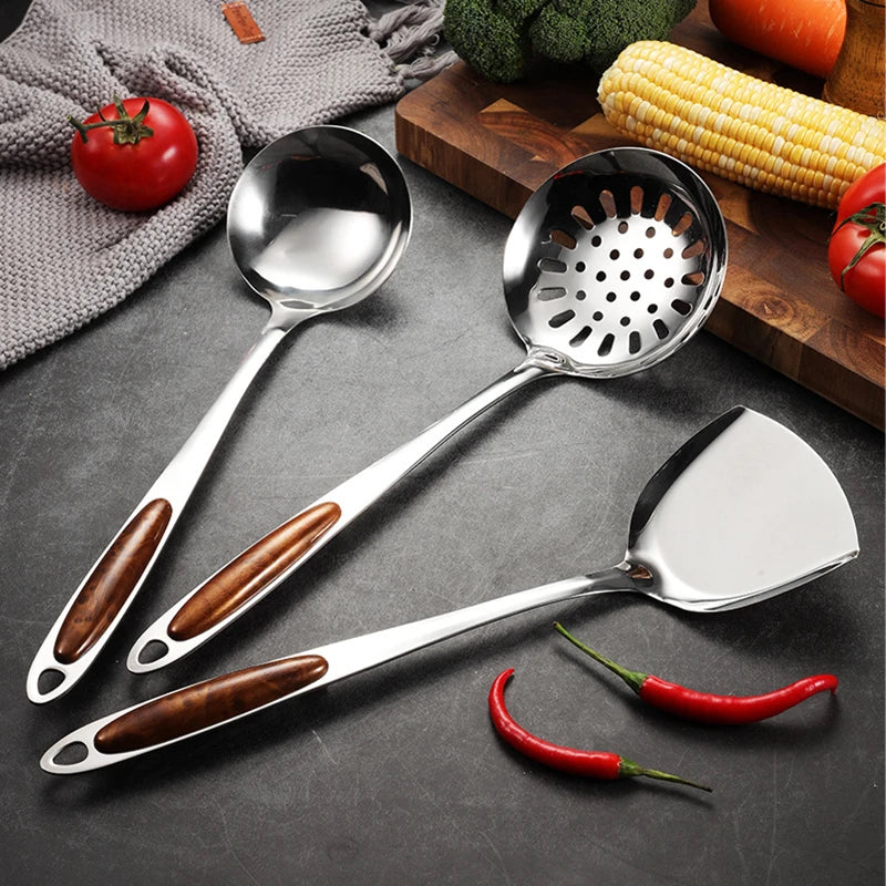 STEELWOOD UTENSIL SET