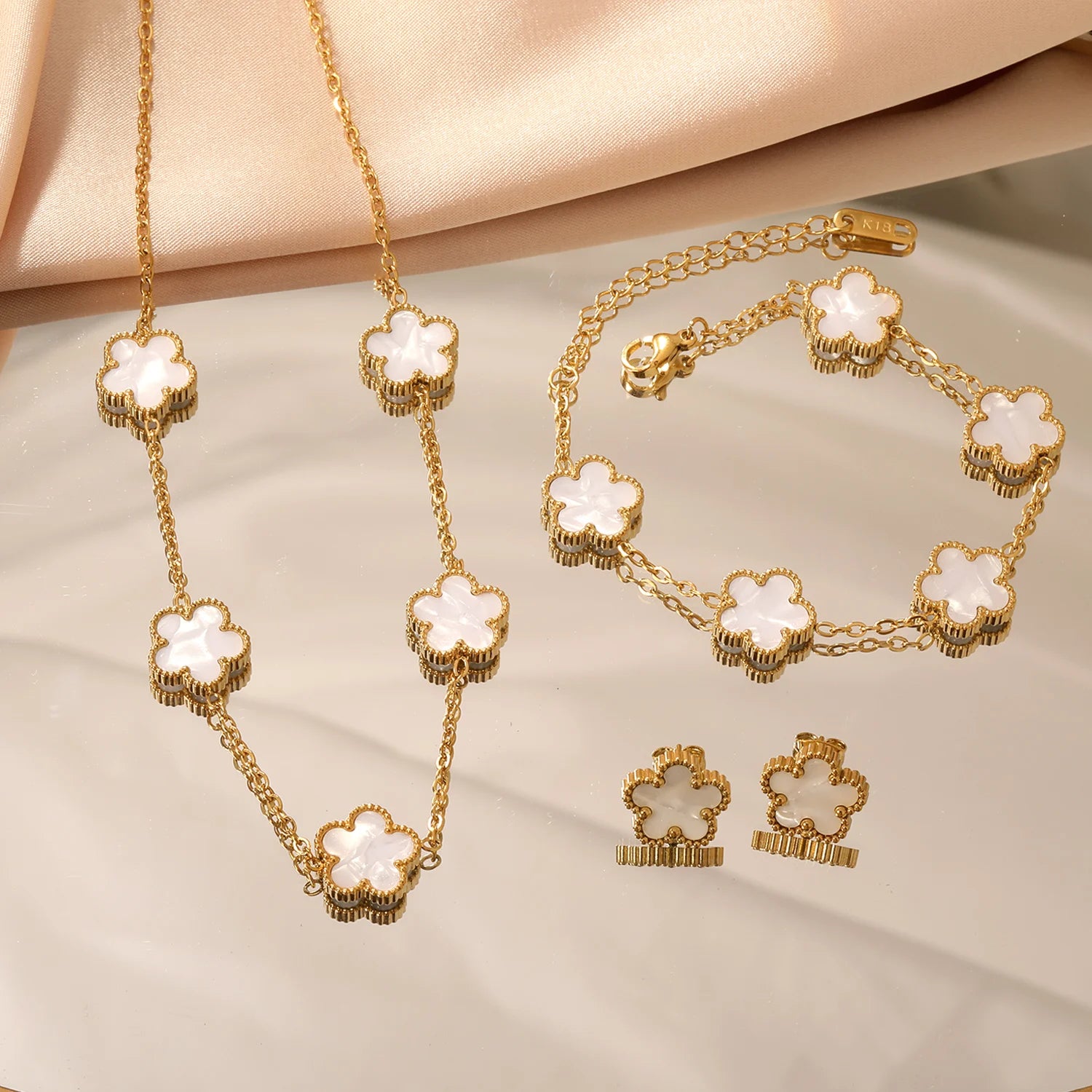 Amara Petal Set
