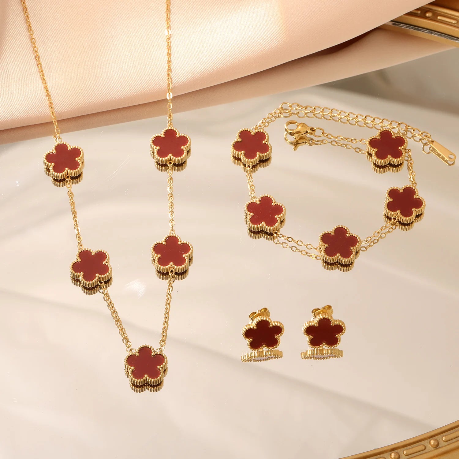Amara Petal Set