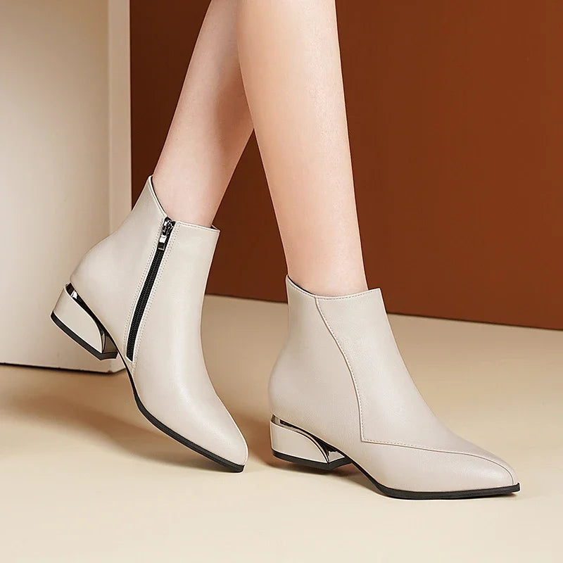 ARIA VOSS LOW-PROFILE STEP BOOTS