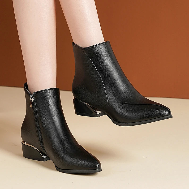 ARIA VOSS LOW-PROFILE STEP BOOTS